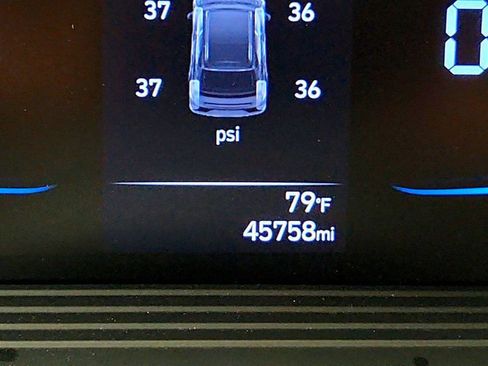 Used 2023 Hyundai Venue Limited FWD image 15