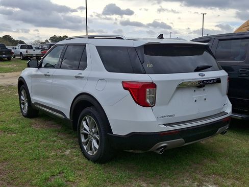 Used 2023 Ford Explorer Limited image 4