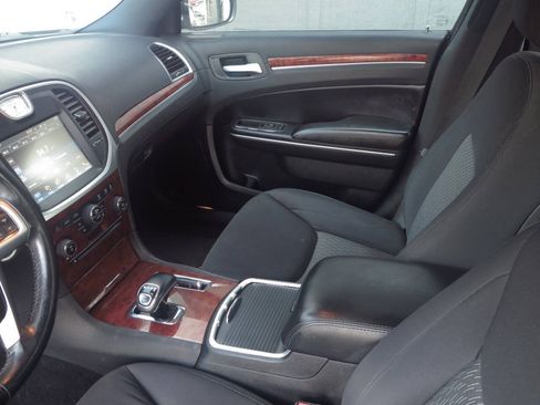 Used 2012 Chrysler 300 RWD image 11