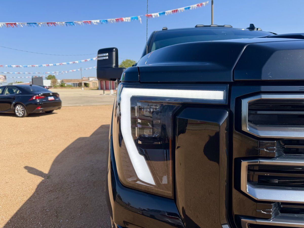 Used 2024 GMC Sierra 2500 AT4 w/ AT4 Premium Plus Package AWD/4WD image 6