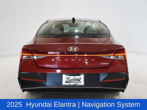 Used 2025 Hyundai Elantra Limited FWD image 5