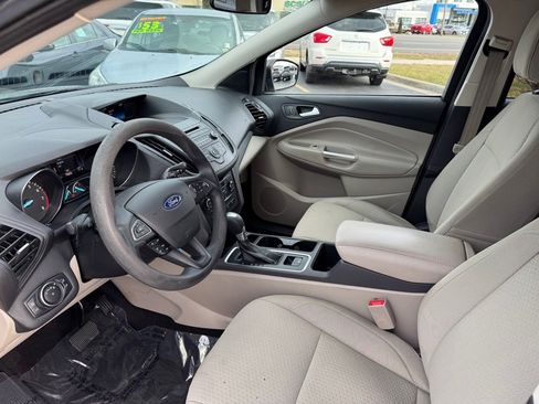 Used 2017 Ford Escape SE image 9