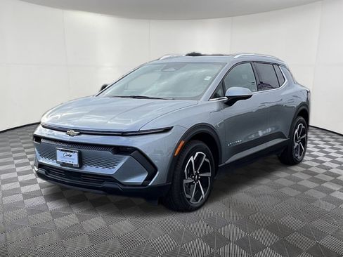 New 2026 Chevrolet Equinox EV LT image 3