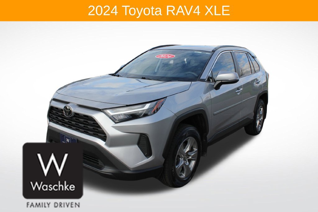 Used 2024 Toyota RAV4 XLE AWD/4WD image 3
