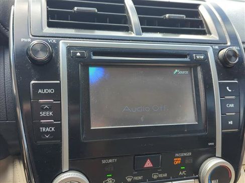 Used 2012 Toyota Camry LE FWD image 20