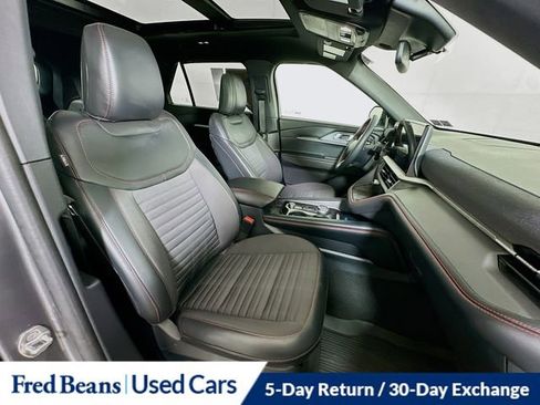 Used 2025 Ford Explorer ST-Line w/ Premium Package AWD/4WD image 37
