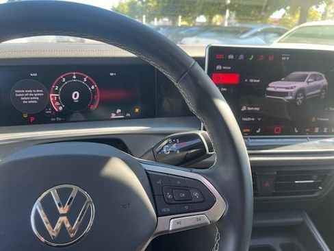 Used 2026 Volkswagen Tiguan SE AWD/4WD image 25