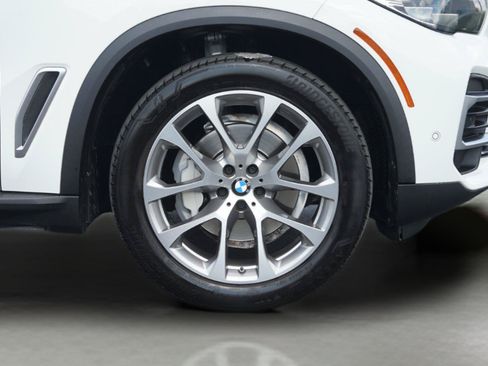 Used 2023 BMW X5 xDrive40i AWD/4WD image 4