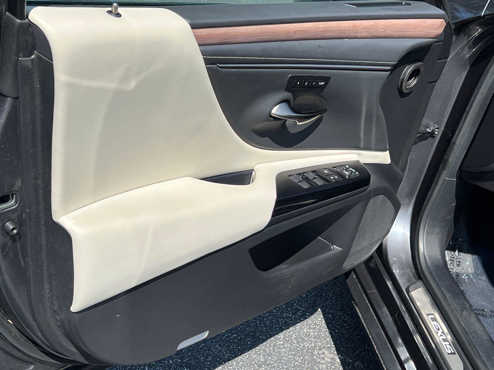 Certified 2025 Lexus ES 350 w/ Premium Package FWD image 10