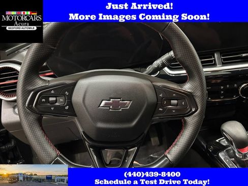 Used 2025 Chevrolet Trax RS FWD image 21