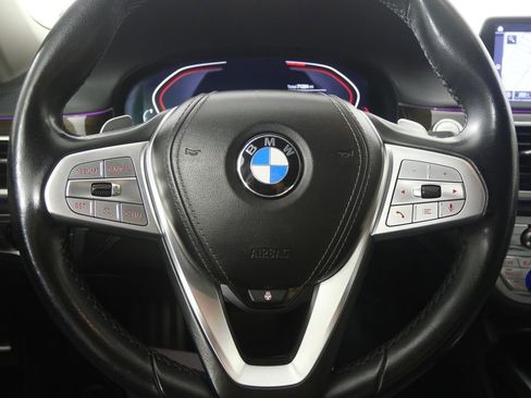 Used 2022 BMW 740i w/ Premium Package RWD image 18