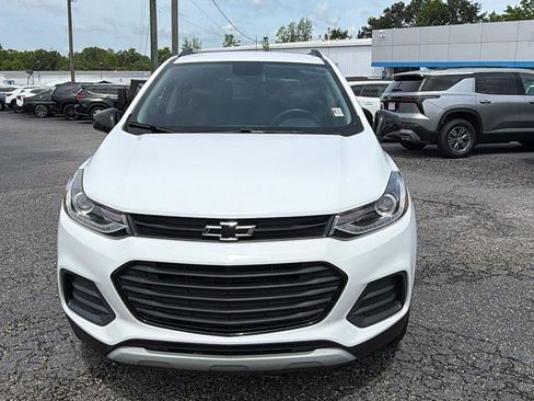 Used 2022 Chevrolet Trax LT w/ Redline Edition AWD/4WD image 2
