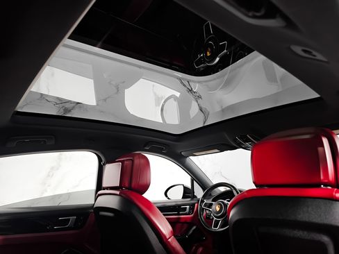 Used 2022 Porsche Cayenne Coupe image 15