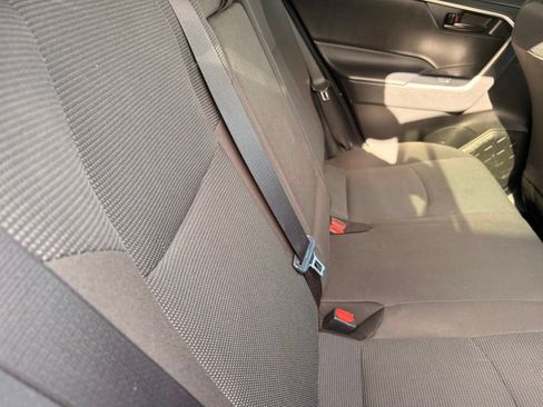 Used 2022 Toyota RAV4 LE FWD image 14