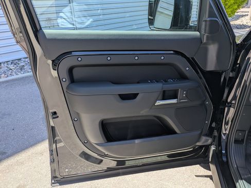 Used 2025 Land Rover Defender 110 S AWD/4WD image 15