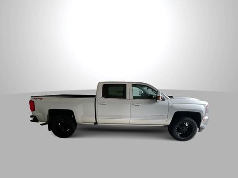 Used 2018 Chevrolet Silverado 1500 LTZ w/ LTZ Plus Package AWD/4WD image 9