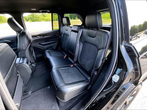 Used 2025 Jeep Grand Cherokee Altitude AWD/4WD image 21