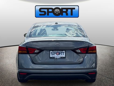 Used 2025 Nissan Altima 2.5 SV FWD image 24