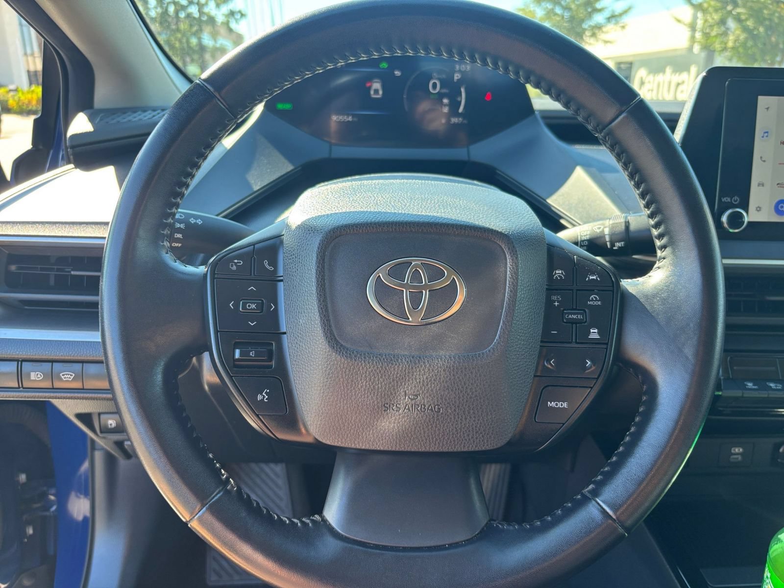 Used 2023 Toyota Prius LE FWD image 25