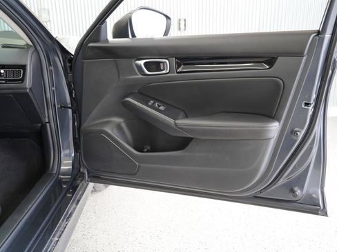 Used 2022 Honda Civic Touring image 32