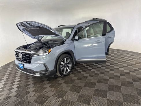 Used 2023 Honda Pilot Touring image 11