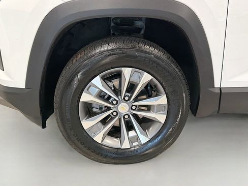 Used 2026 Chevrolet Equinox LT FWD image 34