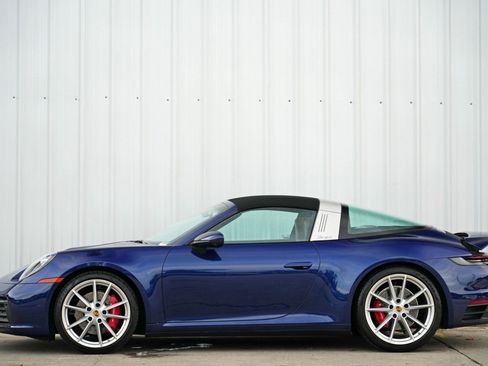 Used 2022 Porsche 911 Targa 4S w/ Premium Package AWD/4WD image 9