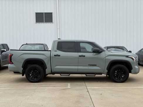 Used 2025 Toyota Tundra SR5 AWD/4WD image 3