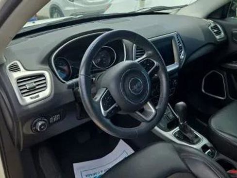Used 2019 Jeep Compass Latitude w/ Popular Equipment Group AWD/4WD image 4