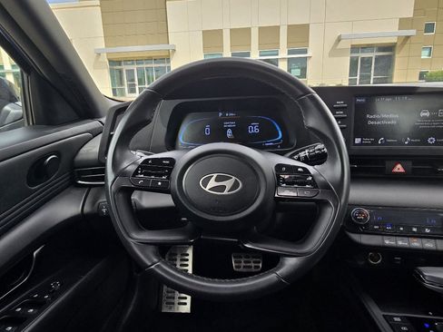 Used 2025 Hyundai Elantra Sport FWD image 28