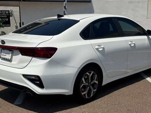 Used 2020 Kia Forte LXS FWD image 4