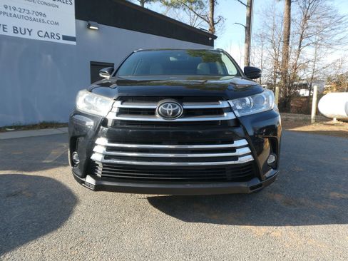 Used 2019 Toyota Highlander Limited image 2