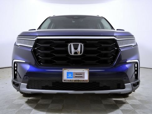 Used 2025 Honda Pilot Touring image 6