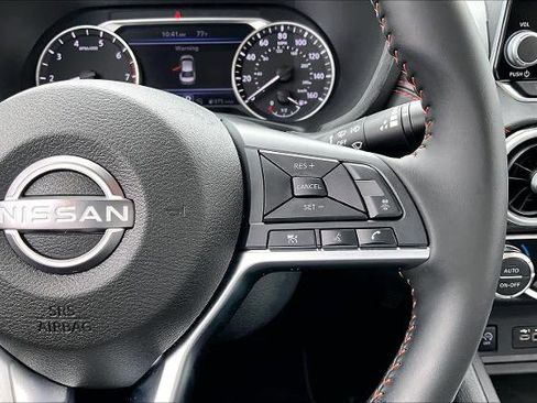 Certified 2025 Nissan Sentra SR FWD image 25