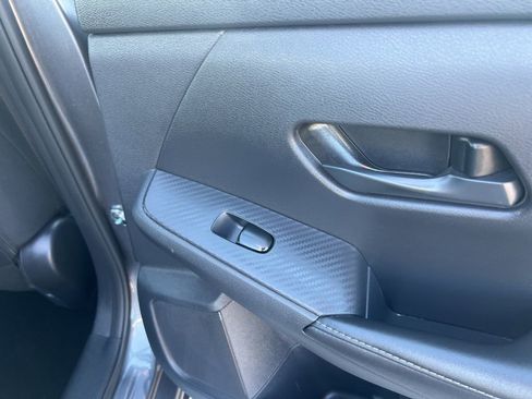 Used 2025 Nissan Sentra SV image 28