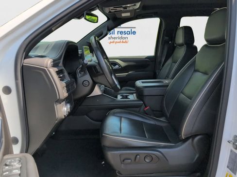 Used 2021 GMC Yukon SLT w/ SLT Premium Package image 11