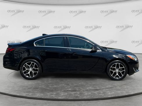 Used 2017 Buick Regal Sport Touring FWD image 8