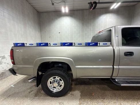 Used 2001 Chevrolet Silverado 2500 LS AWD/4WD image 34