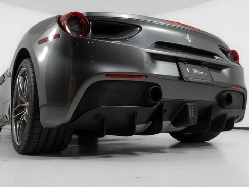 Used 2018 Ferrari 488 Spider image 17