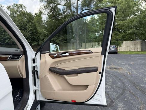 Used 2019 Mercedes-Benz GLS 450 4MATIC image 28