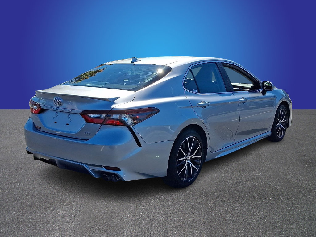 Used 2024 Toyota Camry SE FWD image 4