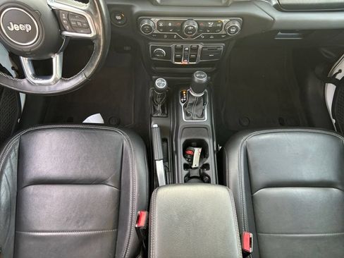Used 2021 Jeep Wrangler Unlimited Sahara AWD/4WD image 18