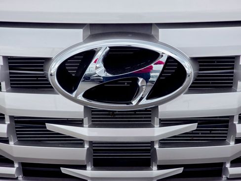 Used 2024 Hyundai Santa Cruz SEL image 3