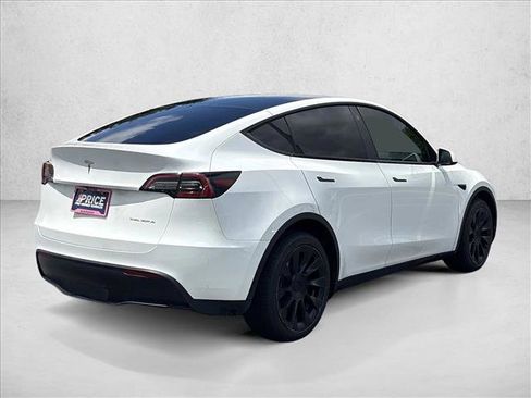 Used 2023 Tesla Model Y Long Range AWD/4WD image 11