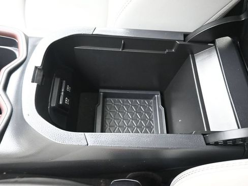 Used 2019 Toyota RAV4 Limited w/ Carpet Mat Package AWD/4WD image 25