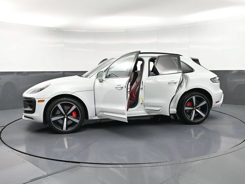 Certified 2022 Porsche Macan GTS AWD/4WD image 37