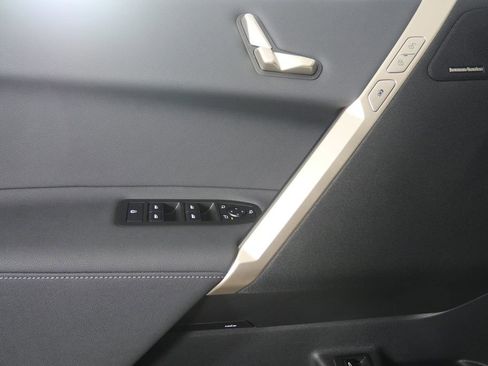 New 2026 BMW iX xDrive60 image 8