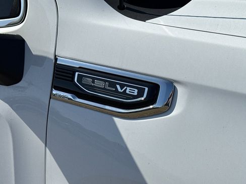 New 2026 GMC Sierra 1500 SLE image 9