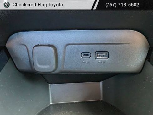 Used 2025 Chevrolet Trax RS w/ Driver Confidence Package FWD image 19