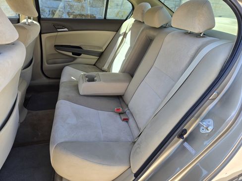 Used 2010 Honda Accord LX image 7